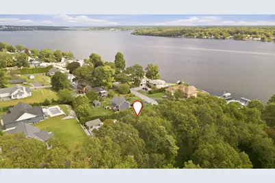 33 Flores, Fall River, MA 02721 - Photo 2