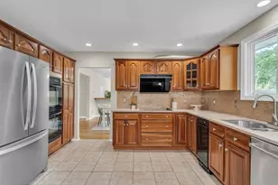 3 Cathy Rd, Burlington, MA 01803 - Photo 8