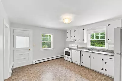 924 Washington St, Franklin, MA 02038 - Photo 6