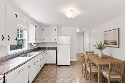 924 Washington St, Franklin, MA 02038 - Photo 4