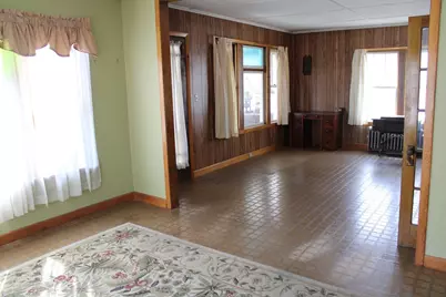 17 Clarence St, Attleboro, MA 02703 - Photo 4