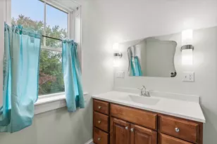 82 Congress St, Amesbury, MA 01913 - Photo 18