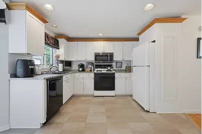 35 Pilgrim Village Rd #602, Taunton, MA 02780 - Photo 8
