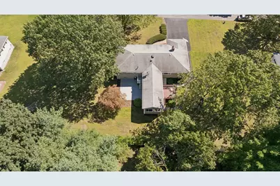 7 Janice Cir, Framingham, MA 01701 - Photo 2