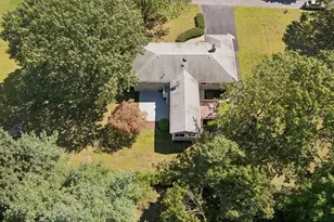 7 Janice Cir, Framingham, MA 01701 - Photo 2