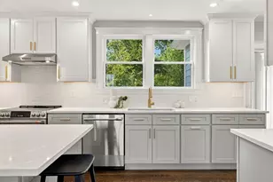 74 Tedesco St, Marblehead, MA 01945 - Photo 8