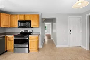 36 Cedar St, Worcester, MA 01609 - Photo 6