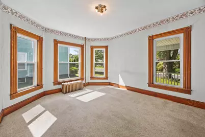 66 Nonotuck St, Holyoke, MA 01040 - Photo 16