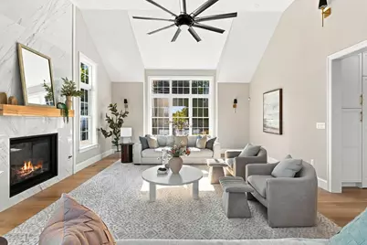 14 Liana St, Woburn, MA 01801 - Photo 4