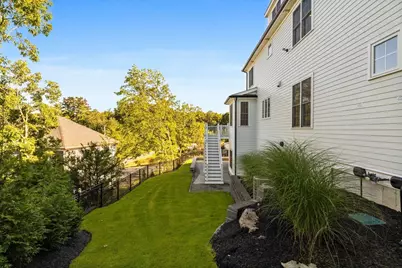14 Liana St, Woburn, MA 01801 - Photo 34