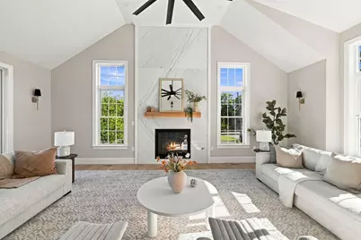 14 Liana St, Woburn, MA 01801 - Photo 2