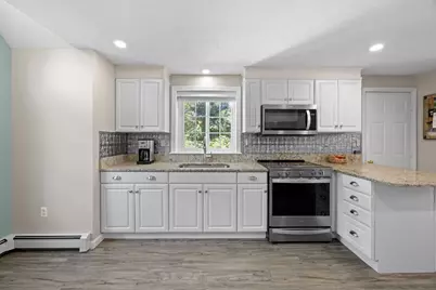 18 Pleasant Wood Dr, Sandwich, MA 02563 - Photo 2