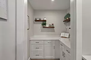 24 Locust St, Salisbury, MA 01952 - Photo 6