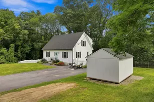 24 Locust St, Salisbury, MA 01952 - Photo 32