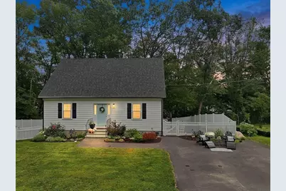 24 Locust St, Salisbury, MA 01952 - Photo 2