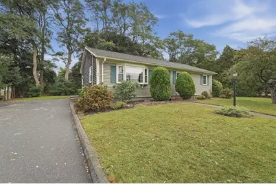 6 Lincoln Dr, Fairhaven, MA 02719 - Photo 2