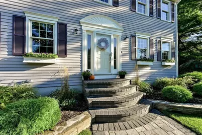 7 Southpark Ln, Mansfield, MA 02048 - Photo 2