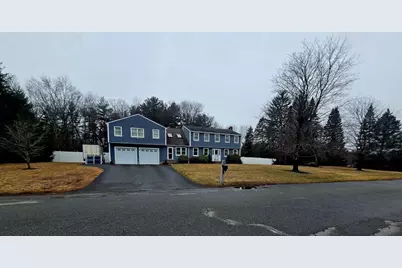 20 Farm Pond Rd, Dracut, MA 01826 - Photo 2