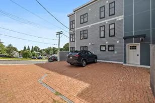 1721 Centre St, Boston, MA 02132 - Photo 24