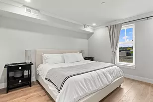 1721 Centre St, Boston, MA 02132 - Photo 16