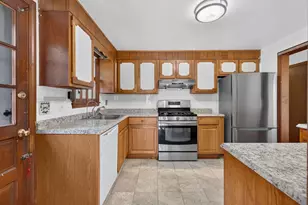 24 Grapevine Ave, Lexington, MA 02421 - Photo 8