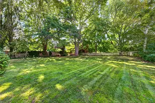36 Beechwood Dr, Dartmouth, MA 02748 - Photo 4