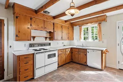 148 Falmouth Rd, West Springfield, MA 01089 - Photo 2