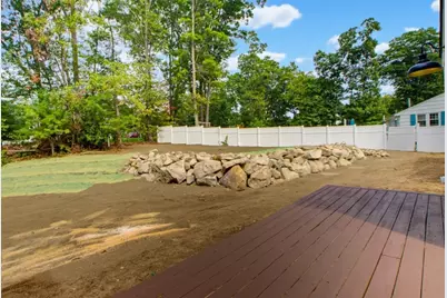 33 Cheryl Ln, Holliston, MA 01746 - Photo 32