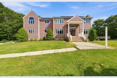 35 Striper Cir, Dartmouth, MA 02747 - Photo 2