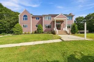 35 Striper Cir, Dartmouth, MA 02747 - Photo 2