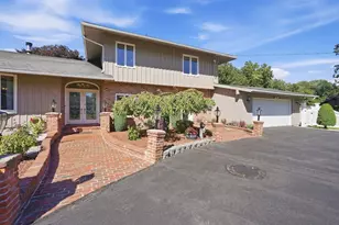 105 Higher Brook Dr, Ludlow, MA 01056 - Photo 2