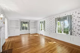 35 Forest St, Stoneham, MA 02180 - Photo 6