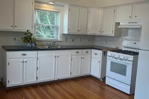 23 Roundy St, Beverly, MA 01915 - Photo 2