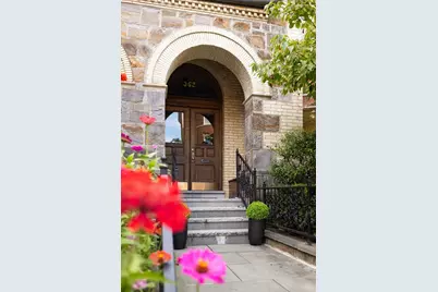 362 Tappan St, Brookline, MA 02445 - Photo 2