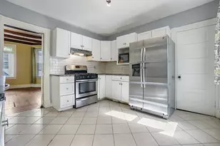 34 Parkwood St, Springfield, MA 01108 - Photo 4