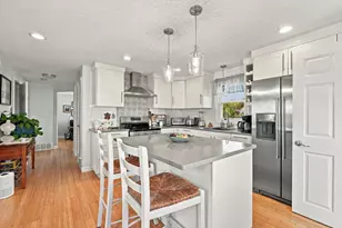 25 Bellevue St, New Bedford, MA 02744 - Photo 4
