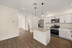 65 Wales St, Taunton, MA 02780 - Photo 12