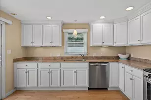 411 Newport Rd, Hull, MA 02045 - Photo 8