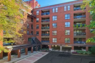 4 Summit Dr, Reading, MA 01867 - Photo 2