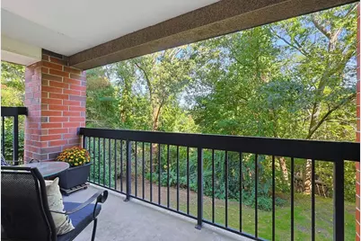 4 Summit Dr #001, Reading, MA 01867 - Photo 14