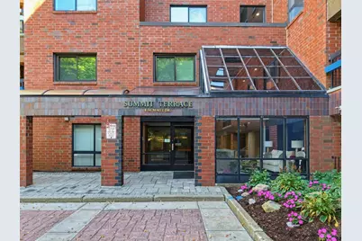 4 Summit Dr #001, Reading, MA 01867 - Photo 6