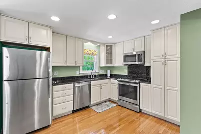 8 Roaen Dr, Chelmsford, MA 01863 - Photo 8