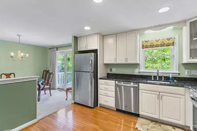 8 Roaen Dr, Chelmsford, MA 01863 - Photo 10