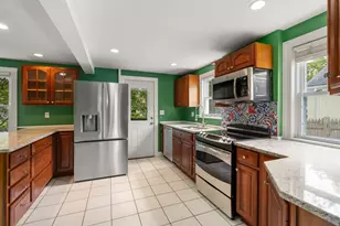 138 Winchester St, Newton, MA 02461 - Photo 6