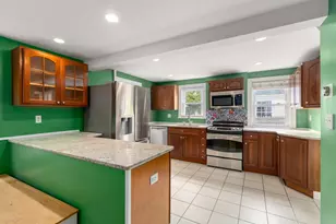 138 Winchester St, Newton, MA 02461 - Photo 8