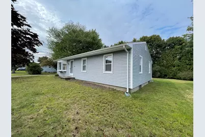 114 Folsom Ave, Somerset, MA 02726 - Photo 2