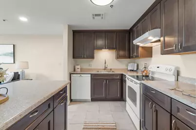 38 Dunham Rd #204, Beverly, MA 01915 - Photo 4