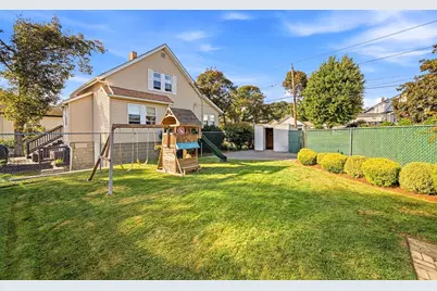 266 Governors Ave, Medford, MA 02155 - Photo 36