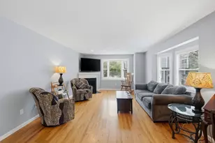 23 Governors Way, Milford, MA 01757 - Photo 4