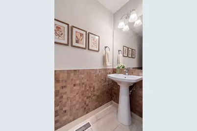 104-108 Hull St #108, Newton, MA 02460 - Photo 14